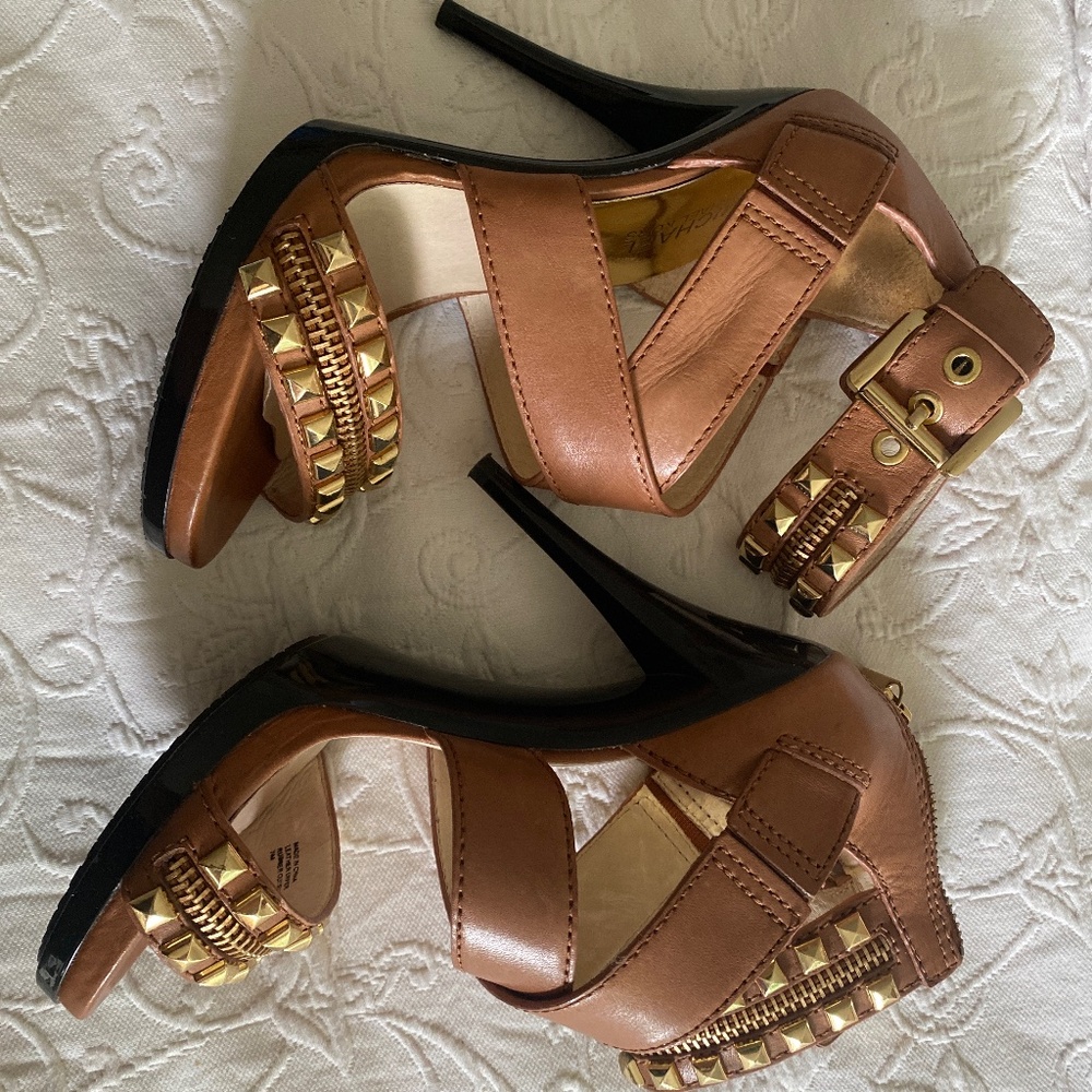 Michael Kors beige leather studded pumps 7